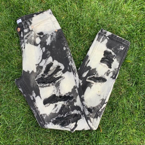 Glamorous Tall Bleach Dye Distressed Jeans - Picture 1 of 11